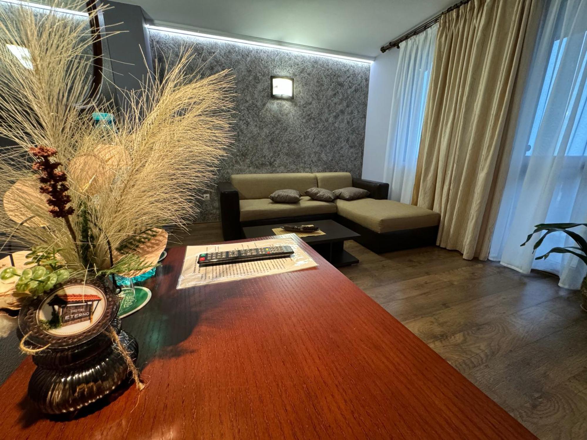 Family Hotel Eterno Tsigov Chark Exterior photo