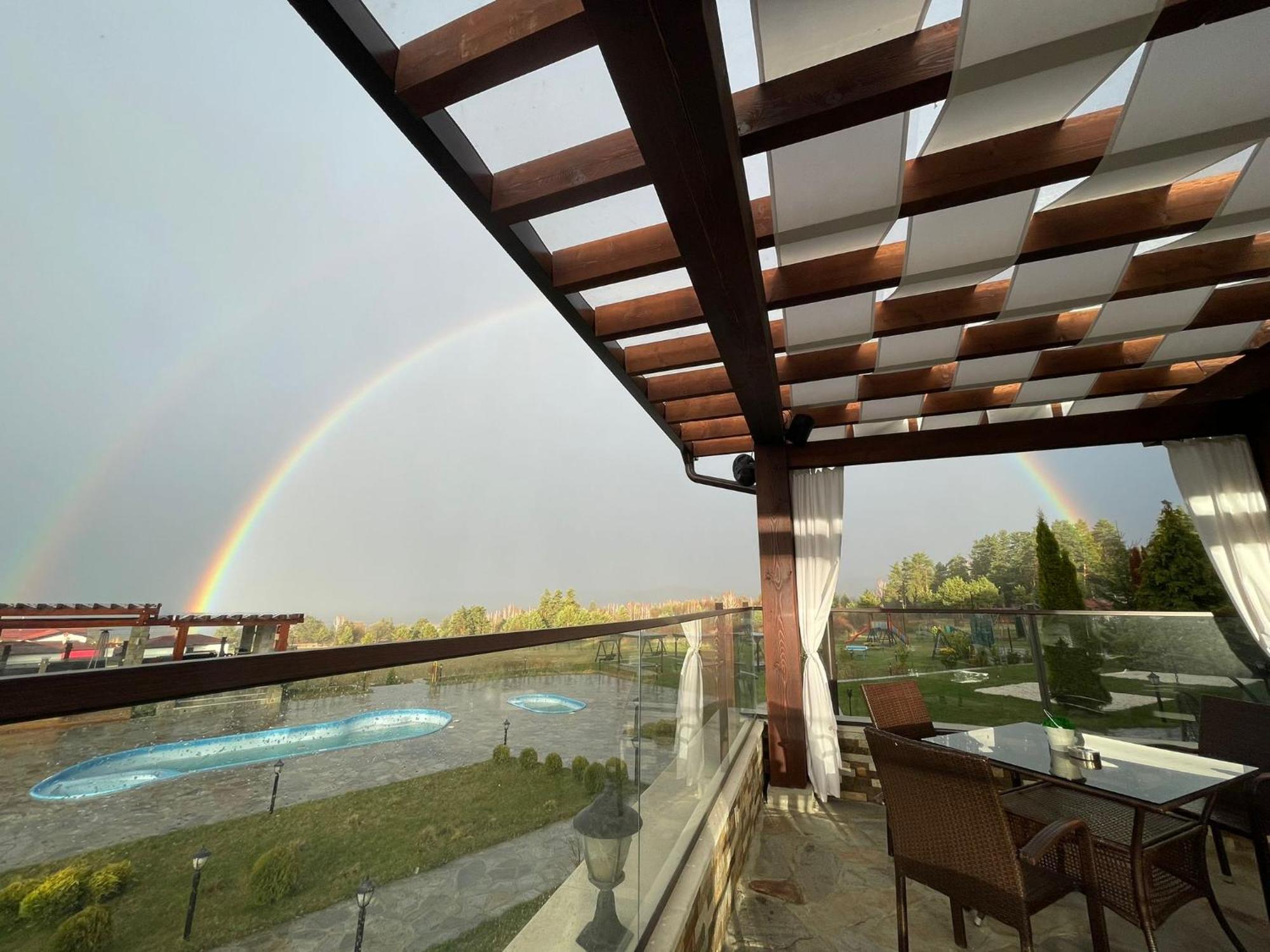 Family Hotel Eterno Tsigov Chark Exterior photo
