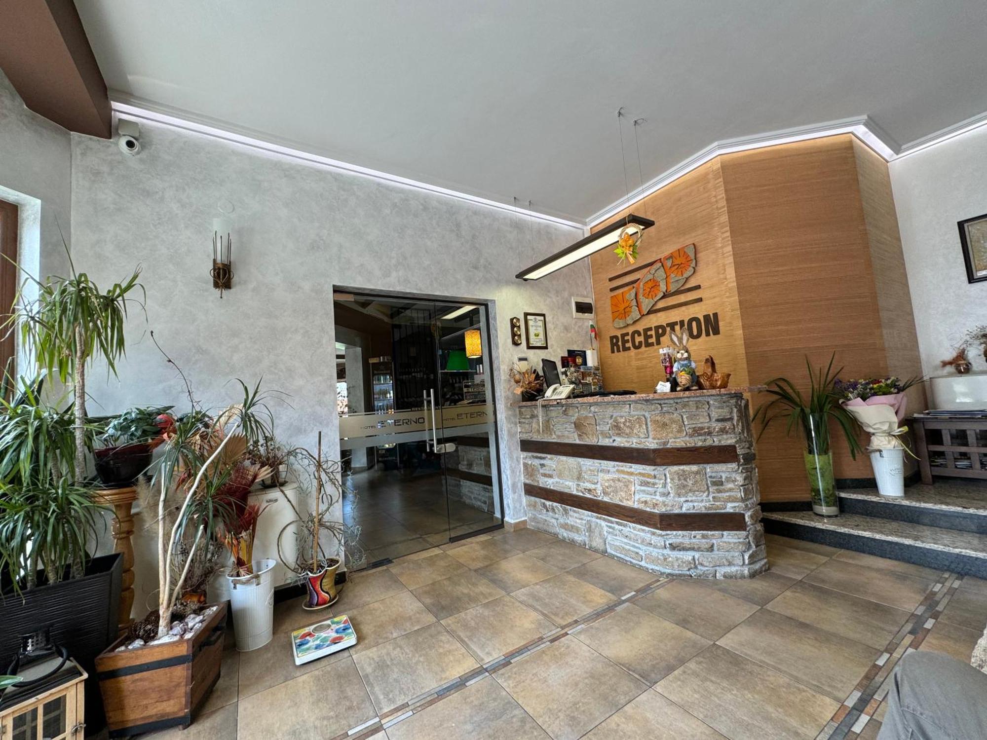 Family Hotel Eterno Tsigov Chark Exterior photo